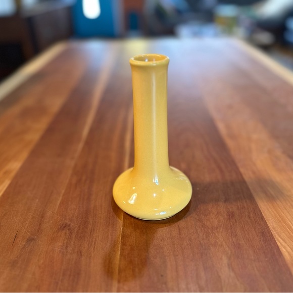 Vintage Hall Vase 631 1/2 Bud Vase - Picture 6 of 8